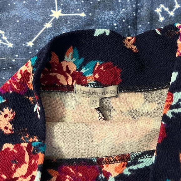 ✨Host Pick!✨ NWOT Charlotte Russe Navy Floral Pattern Skater Skirt - Picture 2 of 5